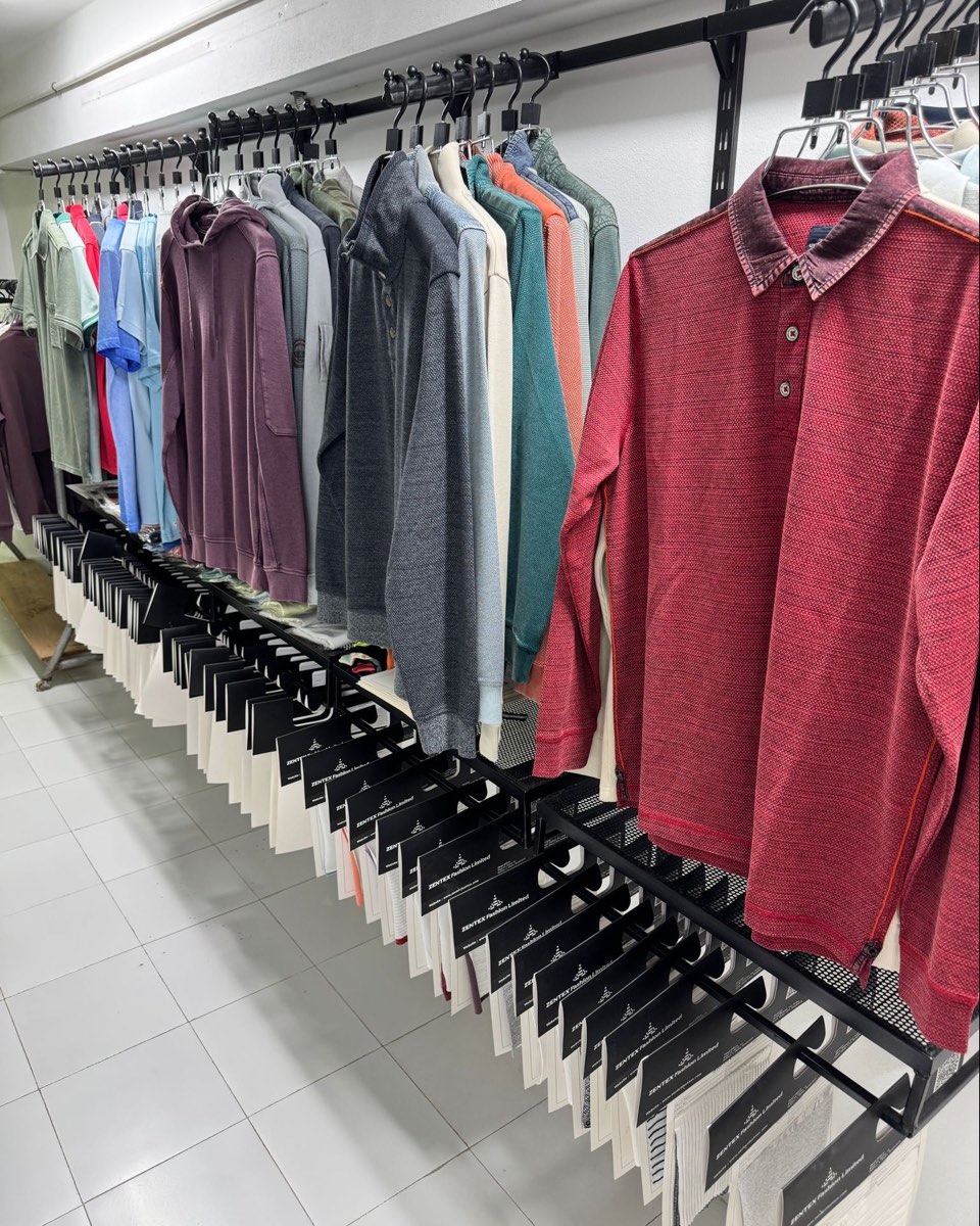 Musterteile und Stoffmuster mit Anhängern von Zentex Fashion Ltd.